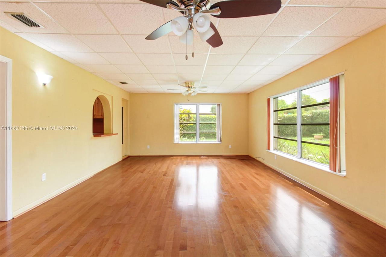 Real estate property located at 16120 104th Ave, Miami-dade, Fairway Pines, Miami, FL