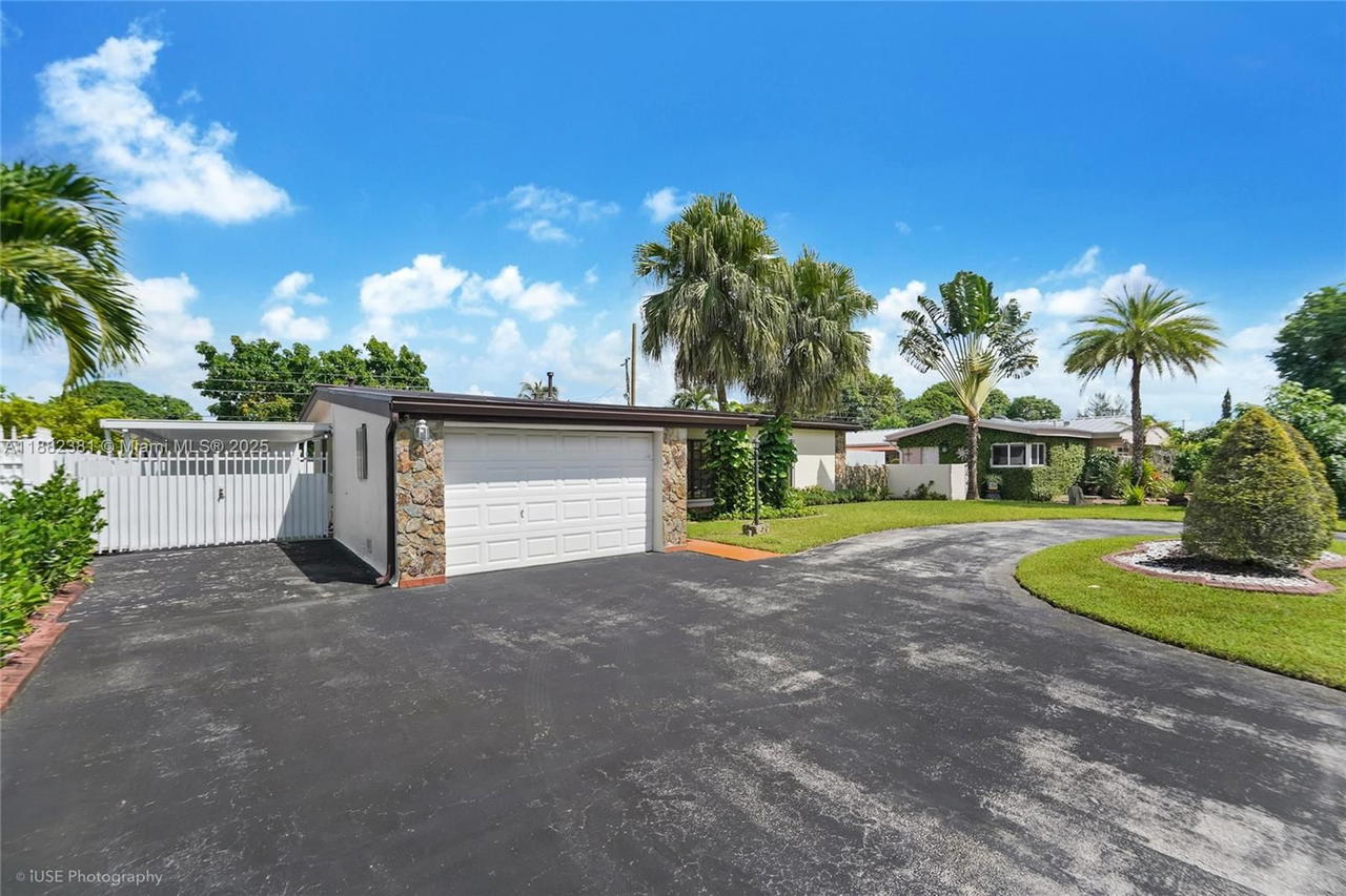 Real estate property located at 1015 64th St, Miami-dade, Westhaven Heights, Hialeah, FL