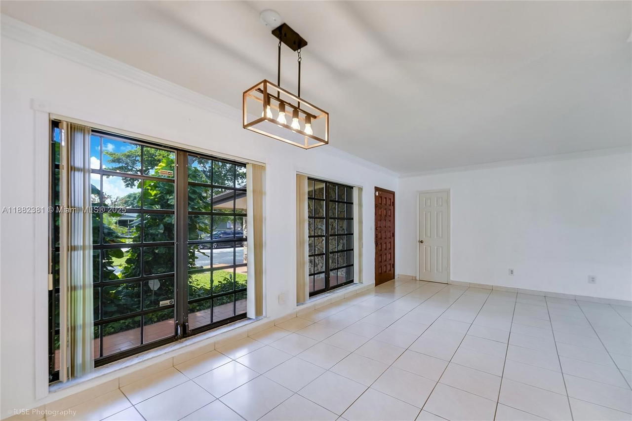 Real estate property located at 1015 64th St, Miami-dade, Westhaven Heights, Hialeah, FL