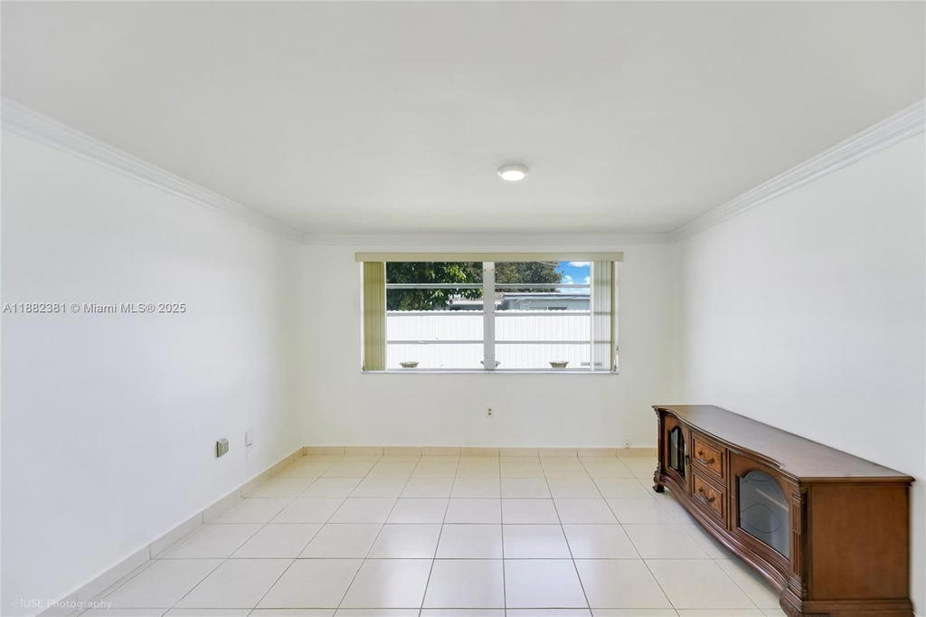 Real estate property located at 1015 64th St, Miami-dade, Westhaven Heights, Hialeah, FL