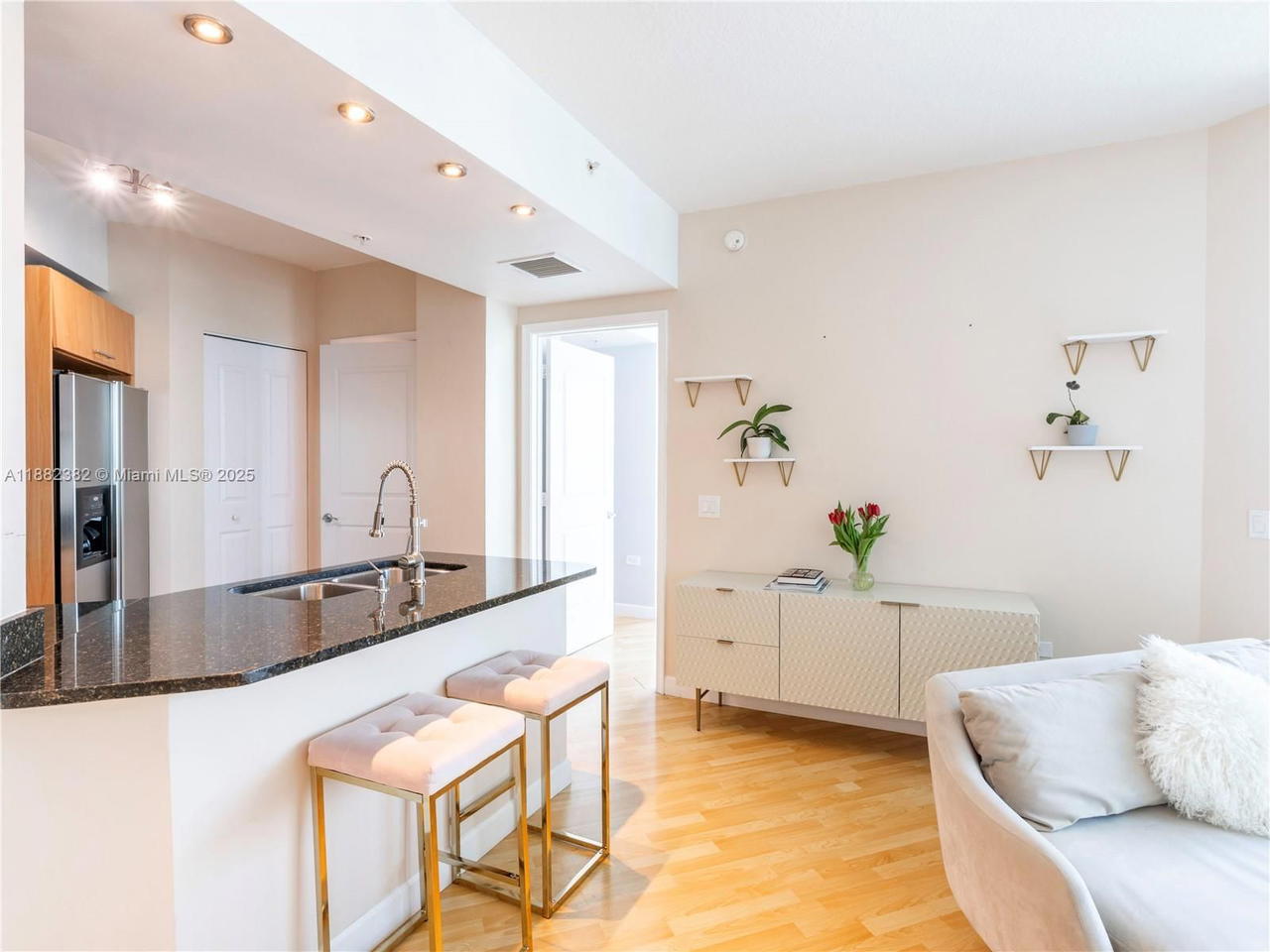 Real estate property located at 480 30th St #1103, Miami-dade, Platinum Condo, Miami, FL