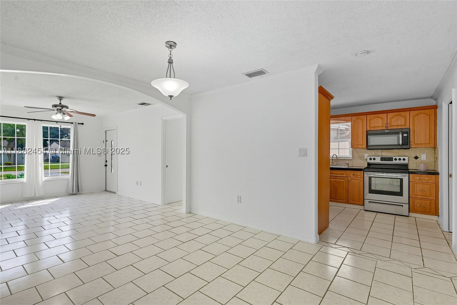 Real estate property located at 3024 73rd Ter, Broward, Driftwood Estates No 2, Hollywood, FL