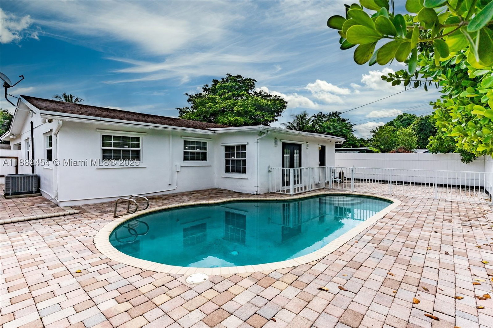 Real estate property located at 3024 73rd Ter, Broward, Driftwood Estates No 2, Hollywood, FL