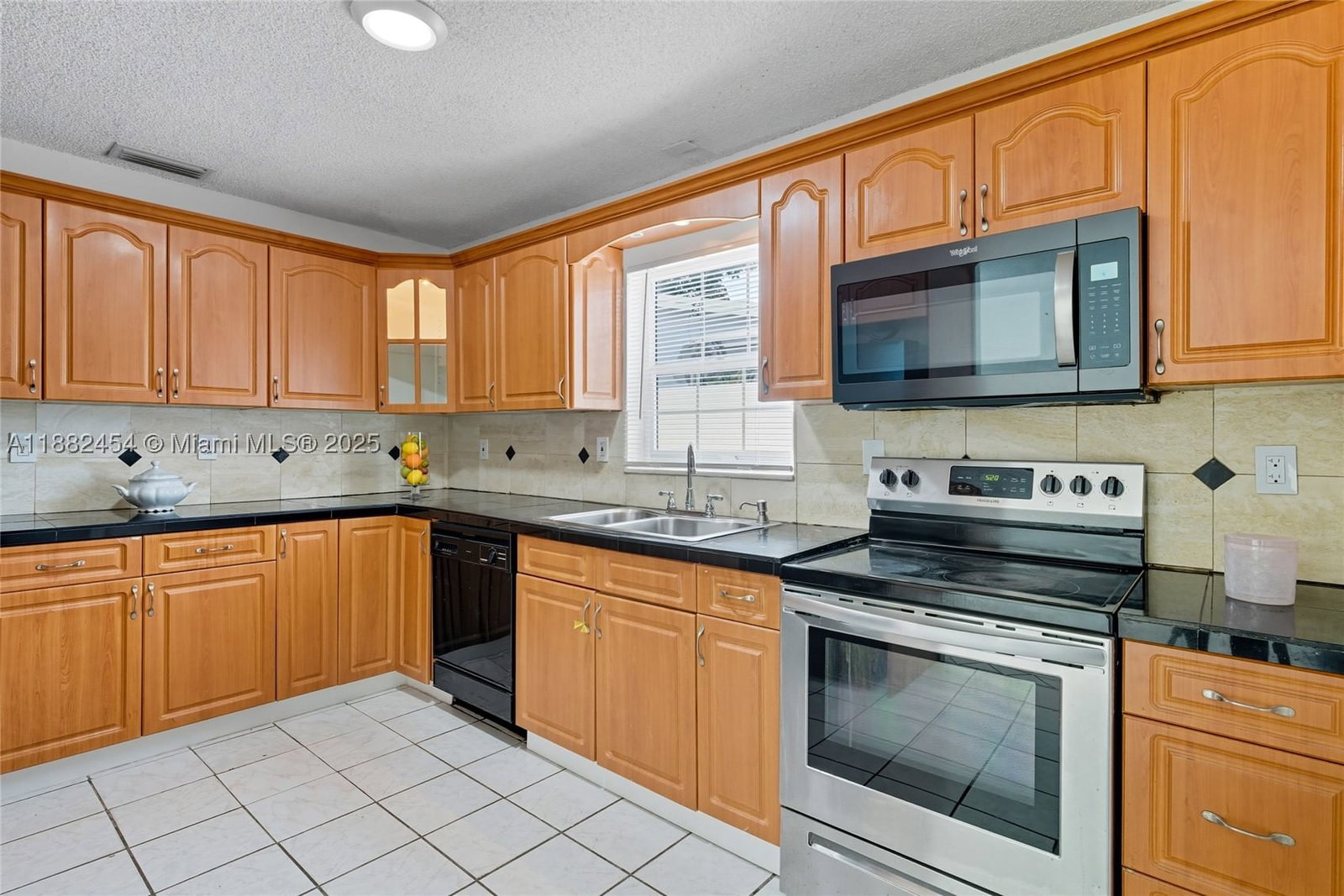 Real estate property located at 3024 73rd Ter, Broward, Driftwood Estates No 2, Hollywood, FL