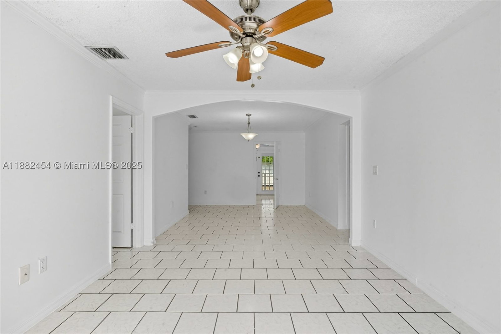 Real estate property located at 3024 73rd Ter, Broward, Driftwood Estates No 2, Hollywood, FL