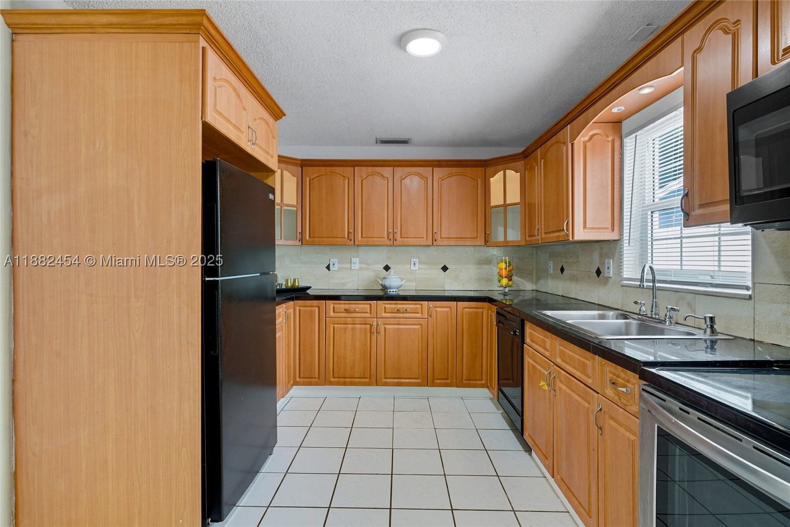 Real estate property located at 3024 73rd Ter, Broward, Driftwood Estates No 2, Hollywood, FL