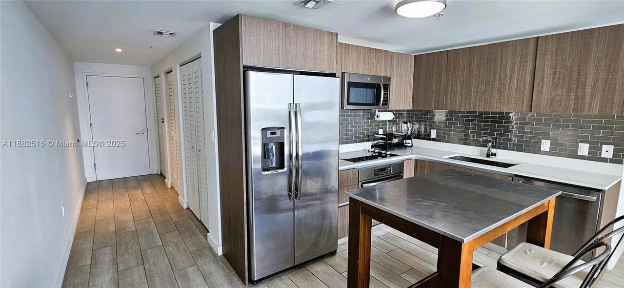 Real estate property located at 1600 1st Ave #1106, Miami-dade, Le Parc At Brickell Condo, Miami, FL
