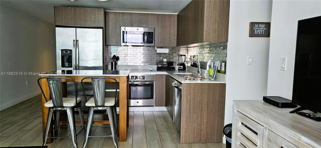 Real estate property located at 1600 1st Ave #1106, Miami-dade, Le Parc At Brickell Condo, Miami, FL