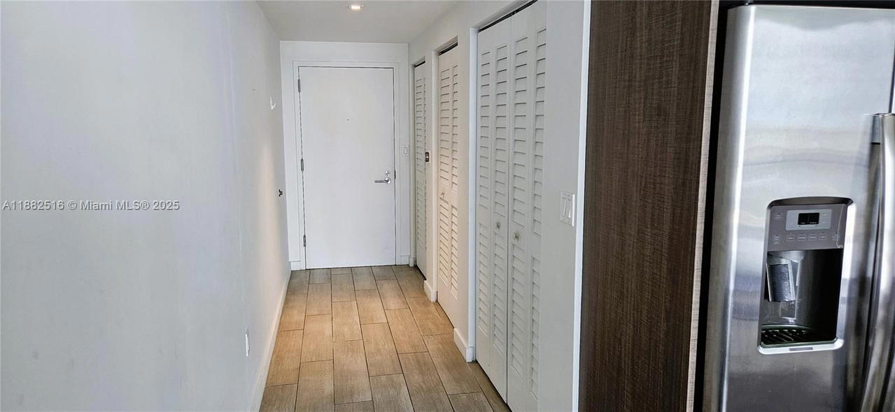 Real estate property located at 1600 1st Ave #1106, Miami-dade, Le Parc At Brickell Condo, Miami, FL
