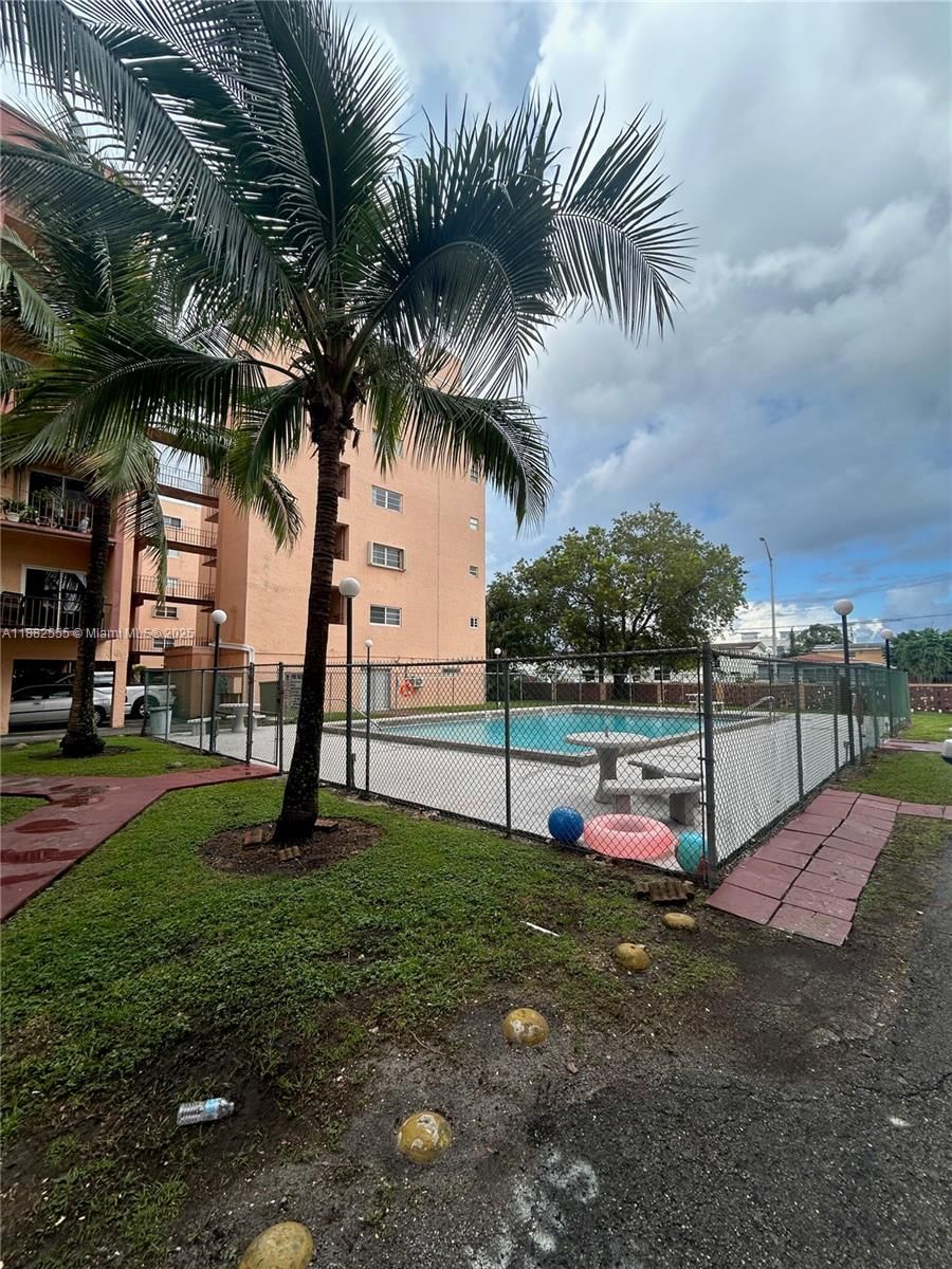 Real estate property located at 460 23rd St #103, Miami-dade, Golden Gate Condo, Hialeah, FL