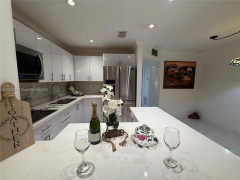 Real estate property located at 8851 Sunrise Lakes Blvd #203, Broward, Sunrise Lakes 76 Condo, Sunrise, FL