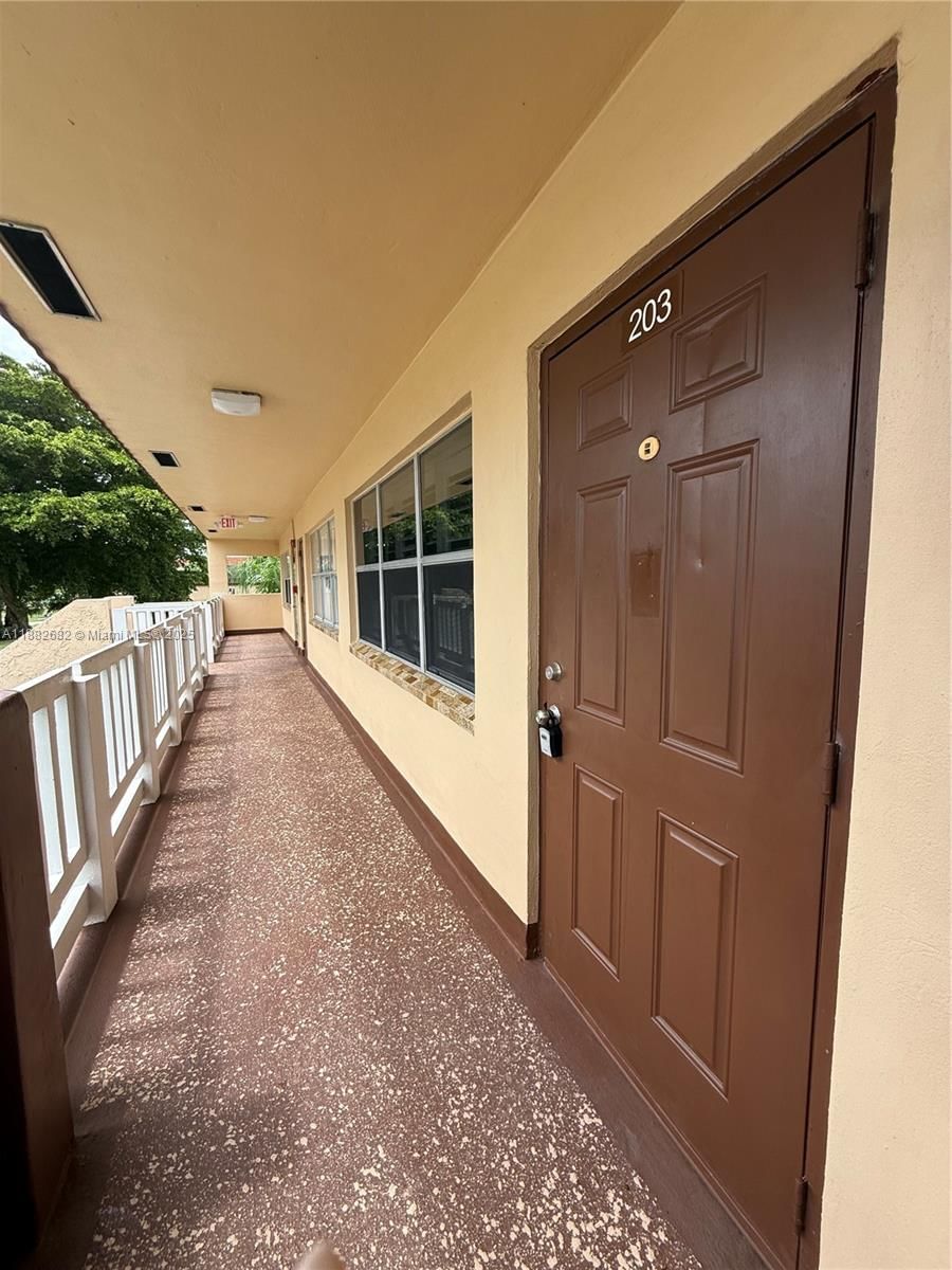 Real estate property located at 8851 Sunrise Lakes Blvd #203, Broward, Sunrise Lakes 76 Condo, Sunrise, FL