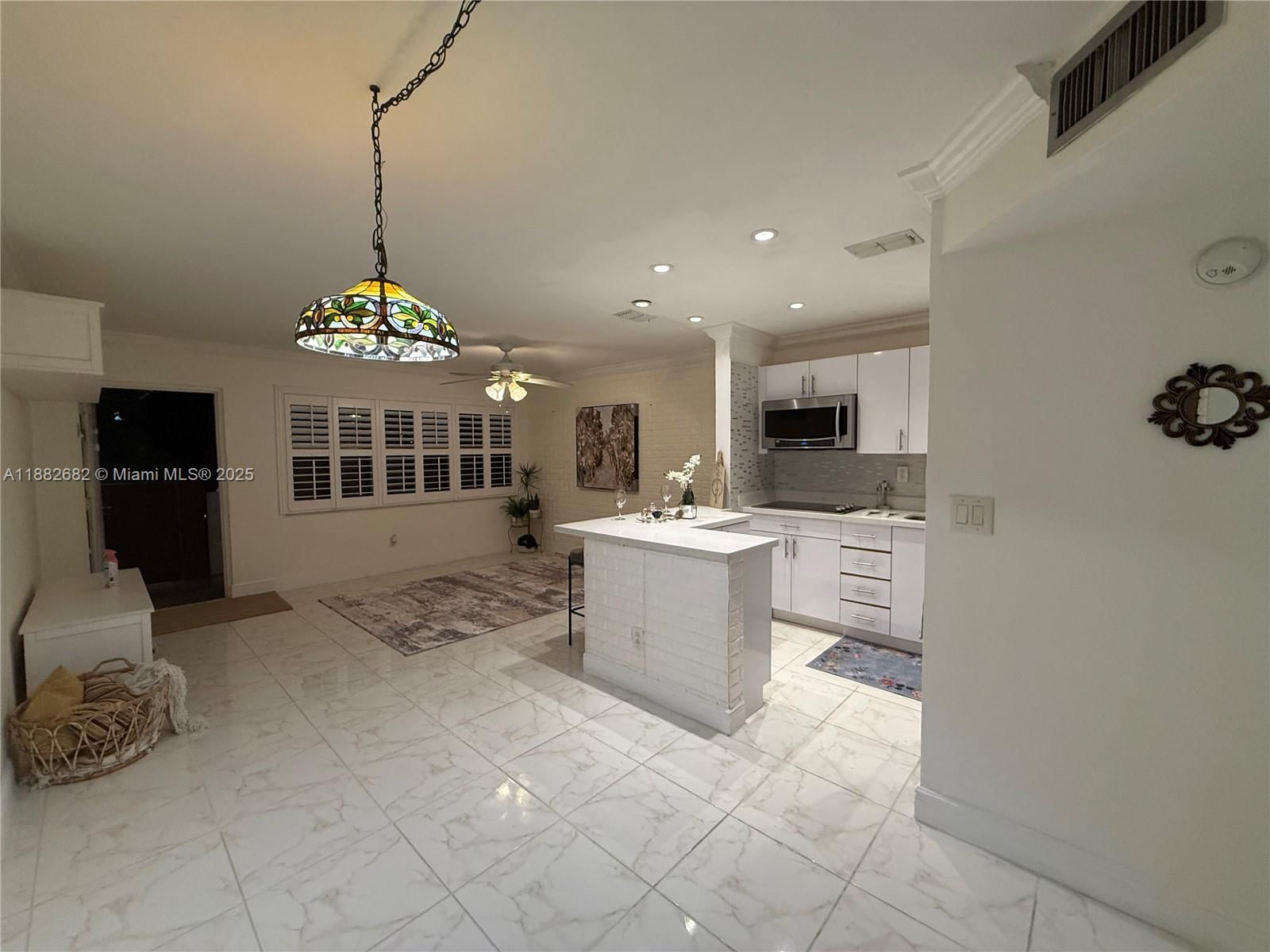 Real estate property located at 8851 Sunrise Lakes Blvd #203, Broward, Sunrise Lakes 76 Condo, Sunrise, FL