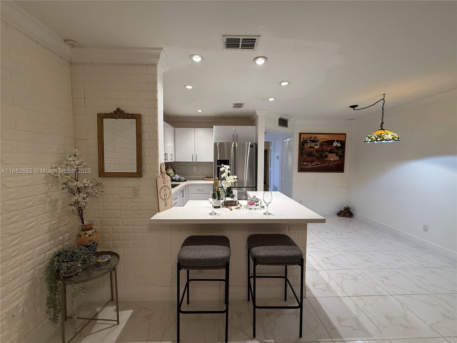 Real estate property located at 8851 Sunrise Lakes Blvd #203, Broward, Sunrise Lakes 76 Condo, Sunrise, FL