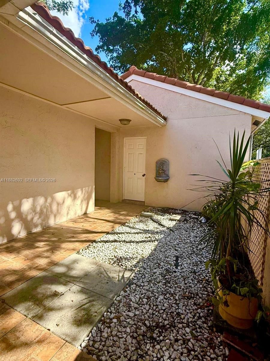 Real estate property located at 1321 Seagrape Circle, Broward, Country Isles Garden Homes, Weston, FL