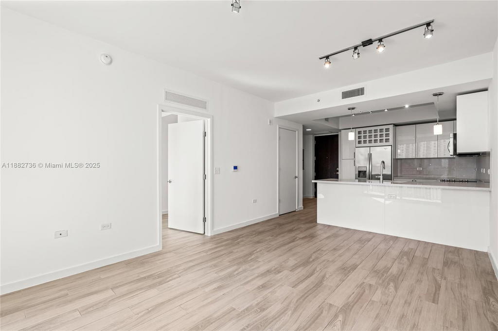 Real estate property located at 999 1st Ave #2208, Miami-dade, Nine At Mary Brickell Vil, Miami, FL