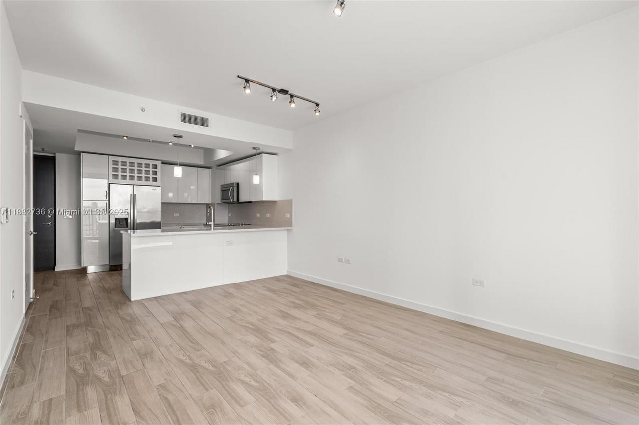Real estate property located at 999 1st Ave #2208, Miami-dade, Nine At Mary Brickell Vil, Miami, FL