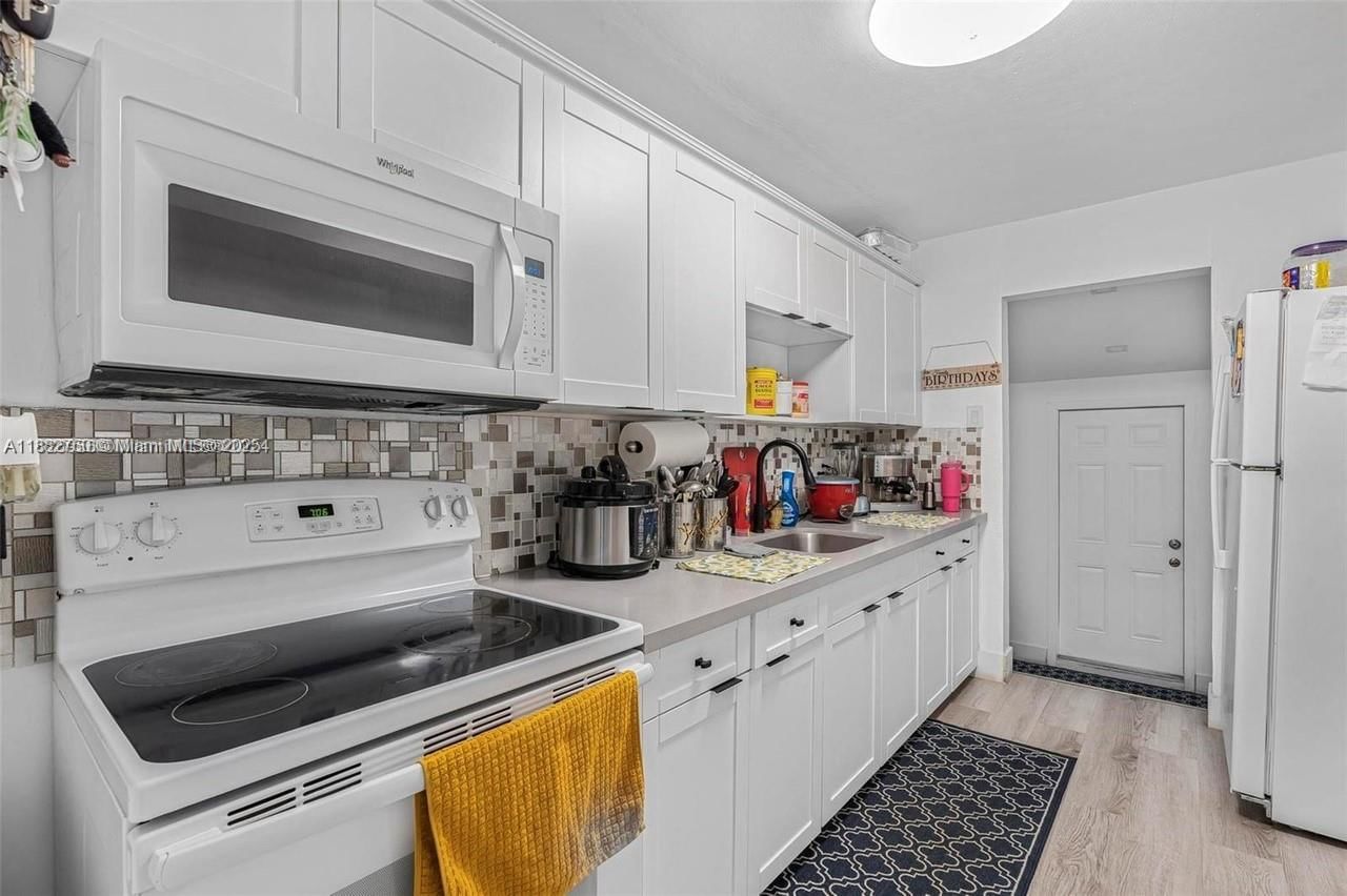 Real estate property located at 4590 9th Court, Miami-dade, Ingleside Park Rev, Hialeah, FL