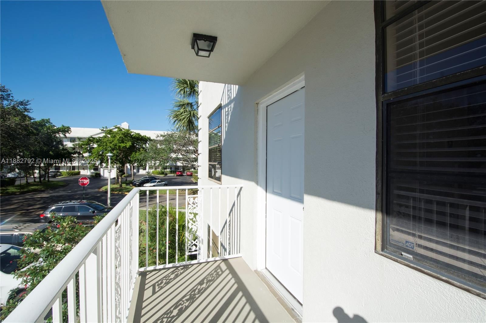 Real estate property located at 1717 Whitehall Dr #201, Broward, Condo 20 Of Whitehall Con, Davie, FL