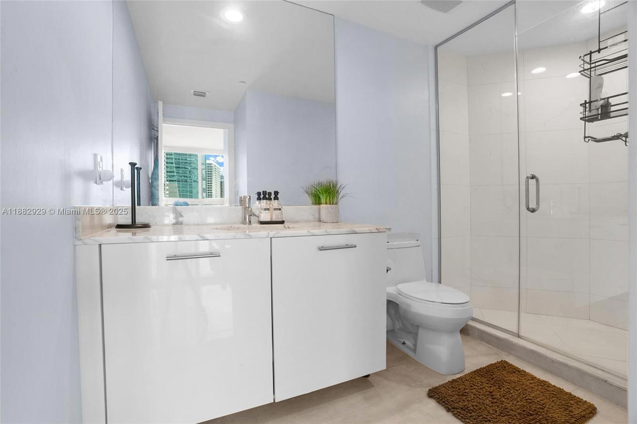 Real estate property located at 500 Brickell Ave #1701, Miami-dade, 500 Brickell East Condo, Miami, FL
