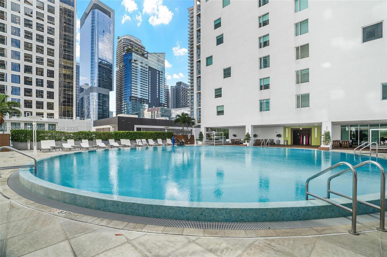 Real estate property located at 500 Brickell Ave #1701, Miami-dade, 500 Brickell East Condo, Miami, FL