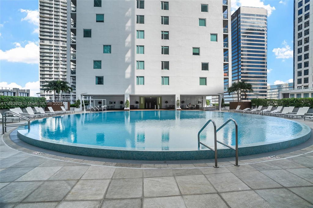 Real estate property located at 500 Brickell Ave #1701, Miami-dade, 500 Brickell East Condo, Miami, FL