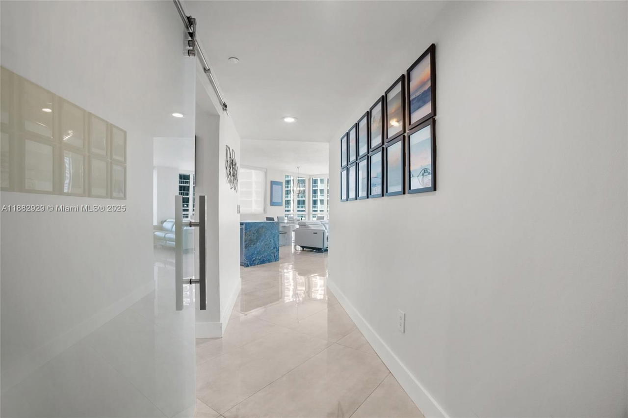 Real estate property located at 500 Brickell Ave #1701, Miami-dade, 500 Brickell East Condo, Miami, FL