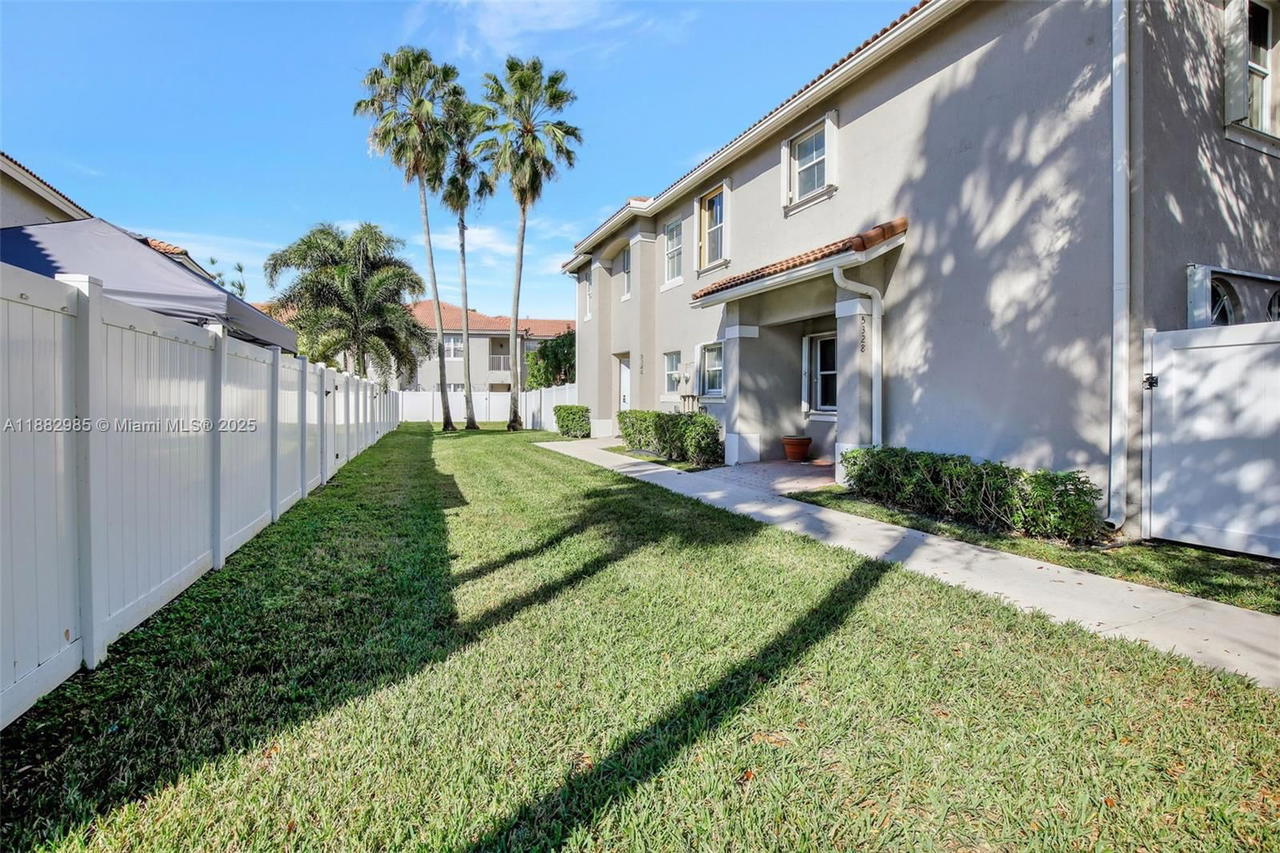 Real estate property located at 5326 126th Ave, Broward, Somerset Four Replat, Miramar, FL