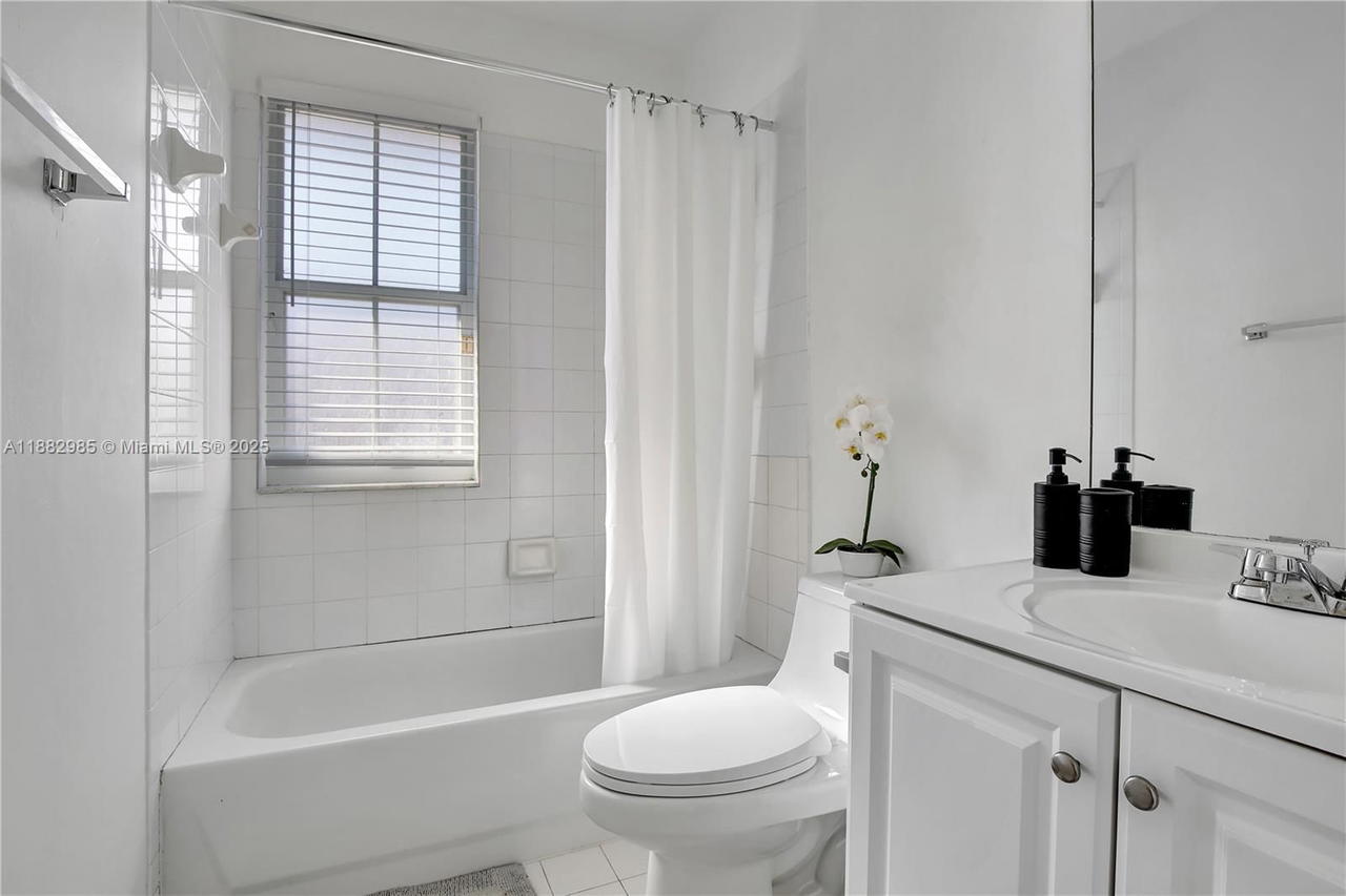 Real estate property located at 5326 126th Ave, Broward, Somerset Four Replat, Miramar, FL