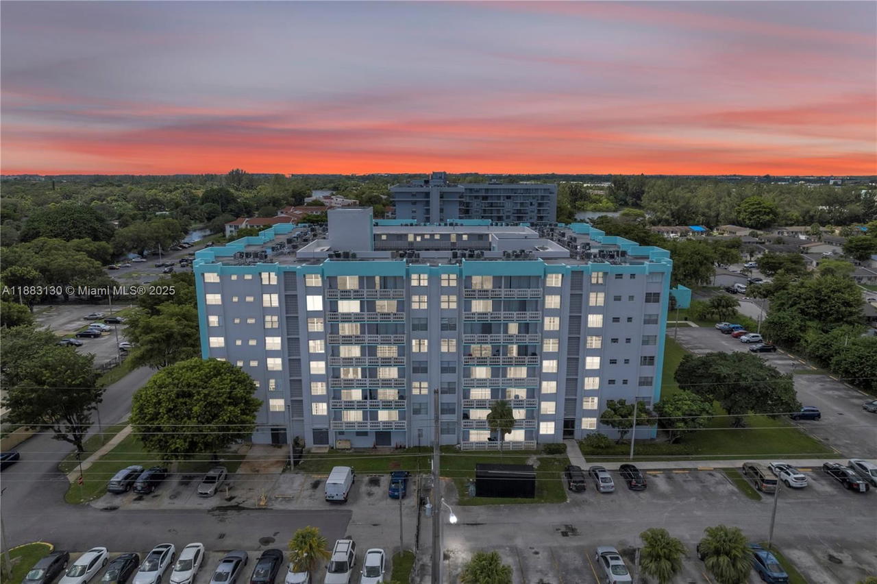 Real estate property located at 15600 7th Ave #708, Miami-dade, Parkway Towers Bldg 1 Con, Miami, FL