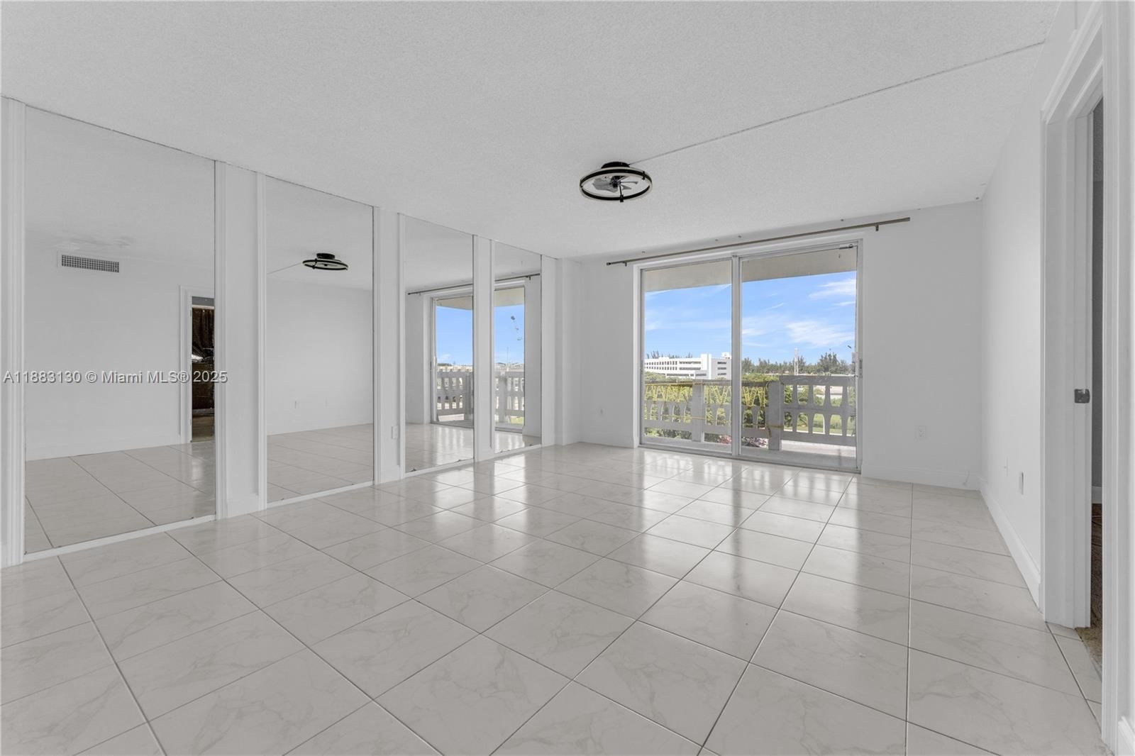 Real estate property located at 15600 7th Ave #708, Miami-dade, Parkway Towers Bldg 1 Con, Miami, FL