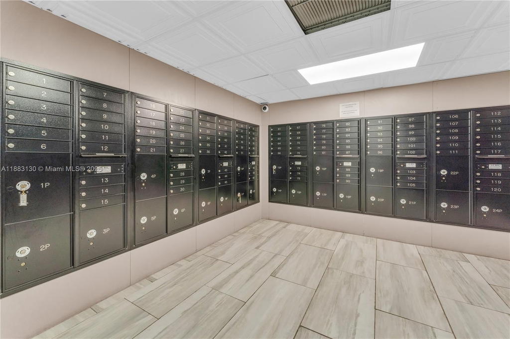 Real estate property located at 15600 7th Ave #708, Miami-dade, Parkway Towers Bldg 1 Con, Miami, FL
