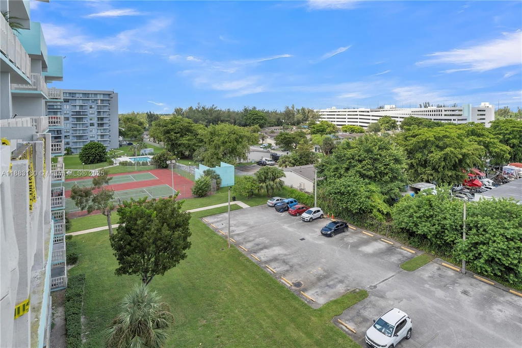 Real estate property located at 15600 7th Ave #708, Miami-dade, Parkway Towers Bldg 1 Con, Miami, FL
