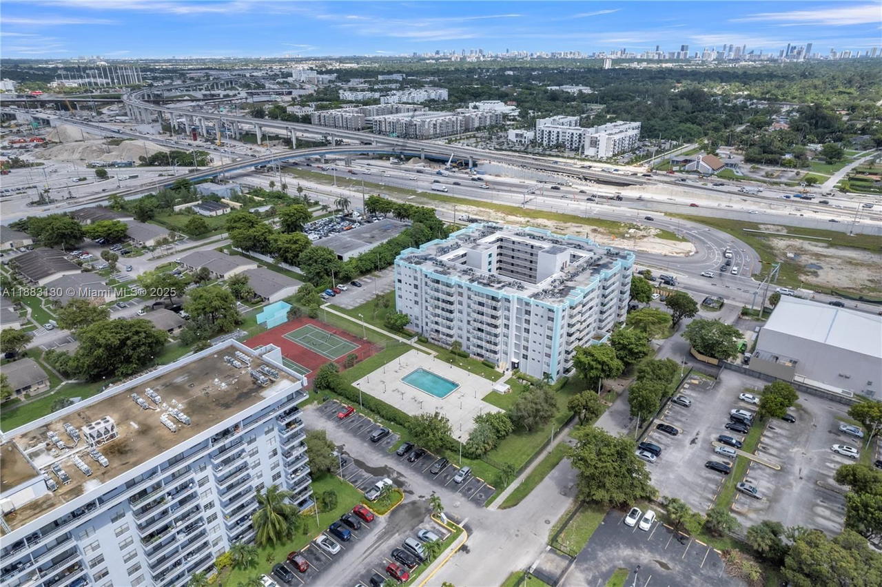 Real estate property located at 15600 7th Ave #708, Miami-dade, Parkway Towers Bldg 1 Con, Miami, FL
