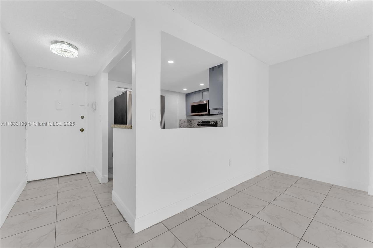 Real estate property located at 15600 7th Ave #708, Miami-dade, Parkway Towers Bldg 1 Con, Miami, FL