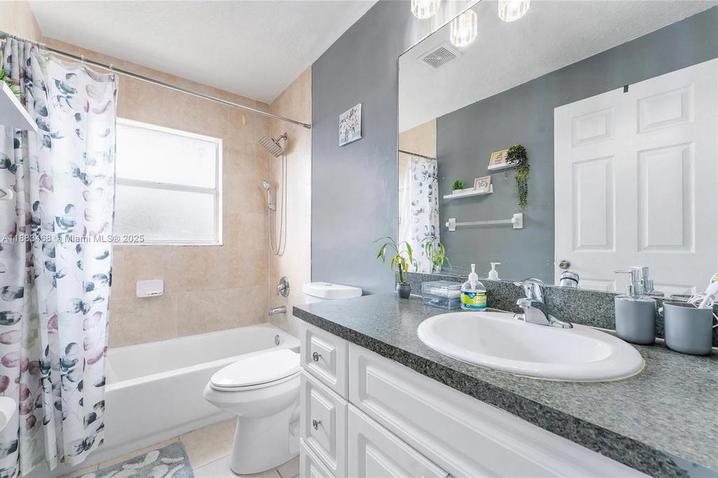 Real estate property located at 649 Latona Ave, Palm Beach, Latona Court Amnded Plat, Lake Worth, FL