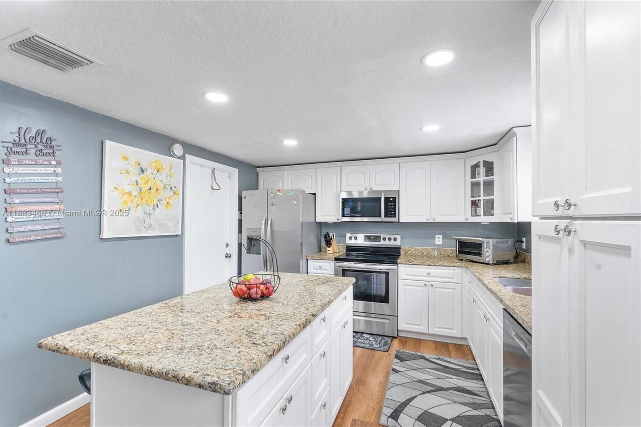 Real estate property located at 649 Latona Ave, Palm Beach, Latona Court Amnded Plat, Lake Worth, FL