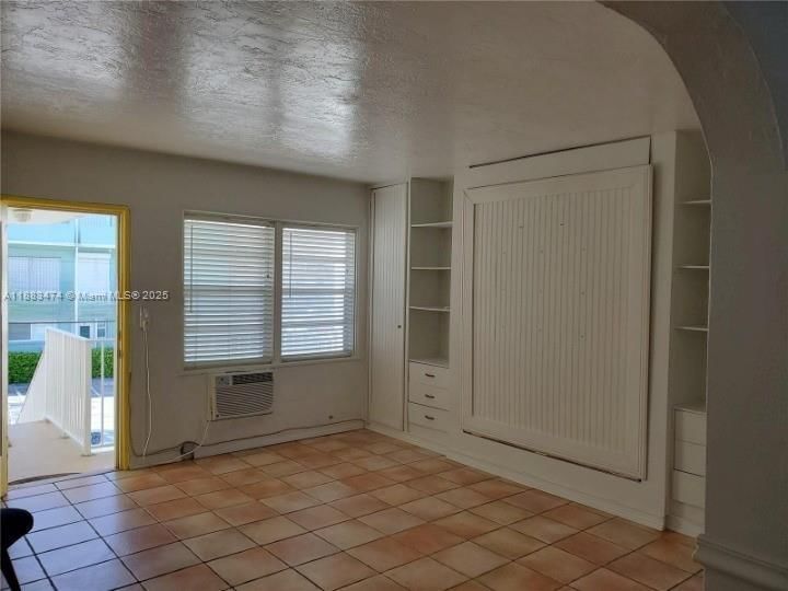 Real estate property located at 309 Crocus Ter #10, Broward, Whitehouse Condo, Hollywood, FL