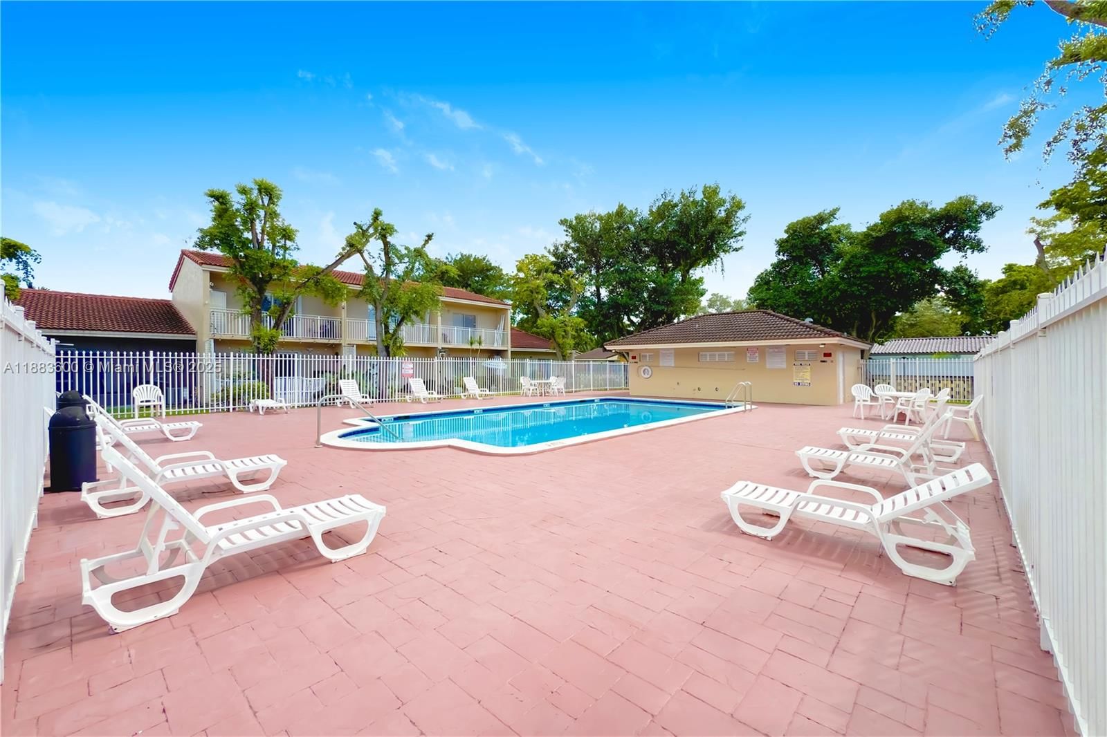 Real estate property located at 6916 166th Ter #1204, Miami-dade, Fountain Pk Village Homes, Miami Lakes, FL
