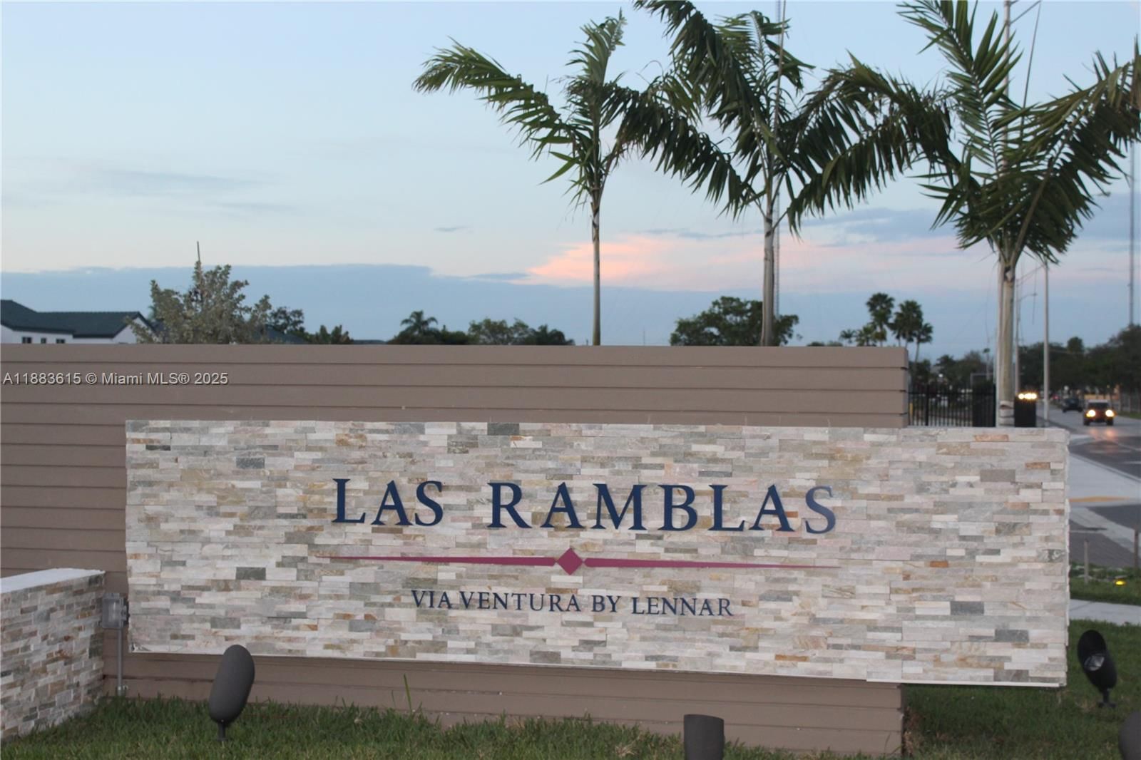 Real estate property located at 333 208th Ter, Miami-dade, Via Ventura Neighborhood, Miami, FL