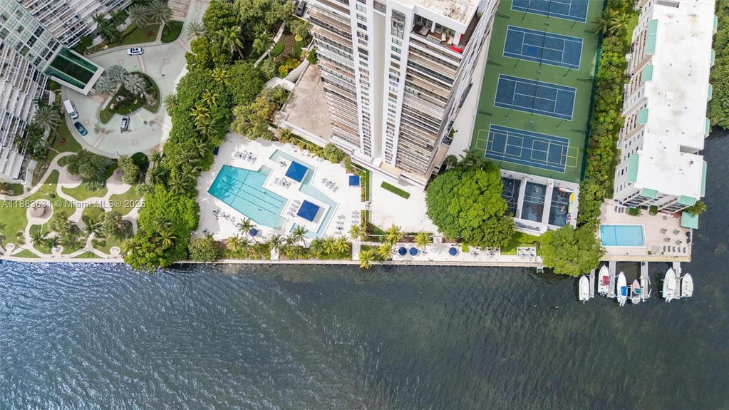 Real estate property located at 2333 Brickell Ave #1207, Miami-dade, Brickell Bay Club Condo, Miami, FL