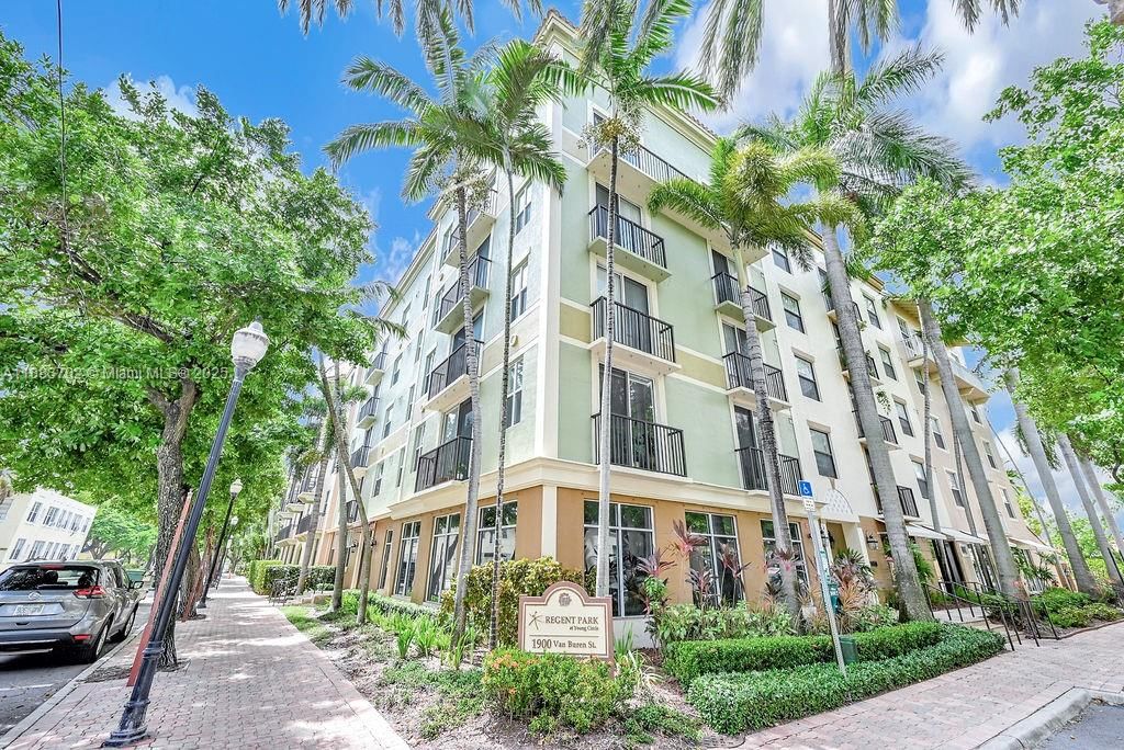 Real estate property located at 1900 Van Buren St #320B, Broward, Regent Park Condo, Hollywood, FL