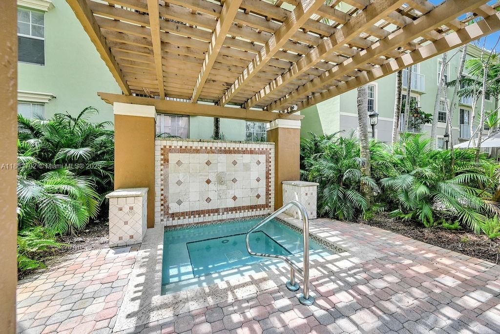 Real estate property located at 1900 Van Buren St #320B, Broward, Regent Park Condo, Hollywood, FL