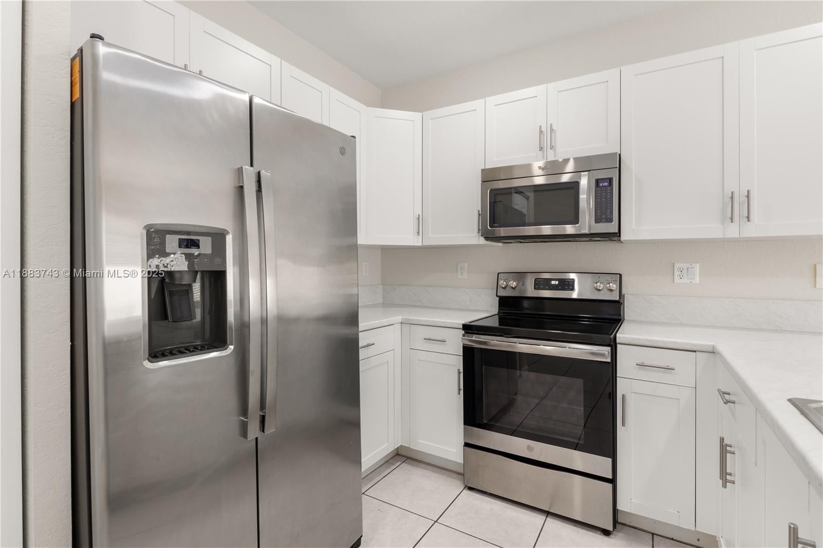 Real estate property located at 10625 32nd Ln, Miami-dade, Aquabella Section Two, Hialeah, FL