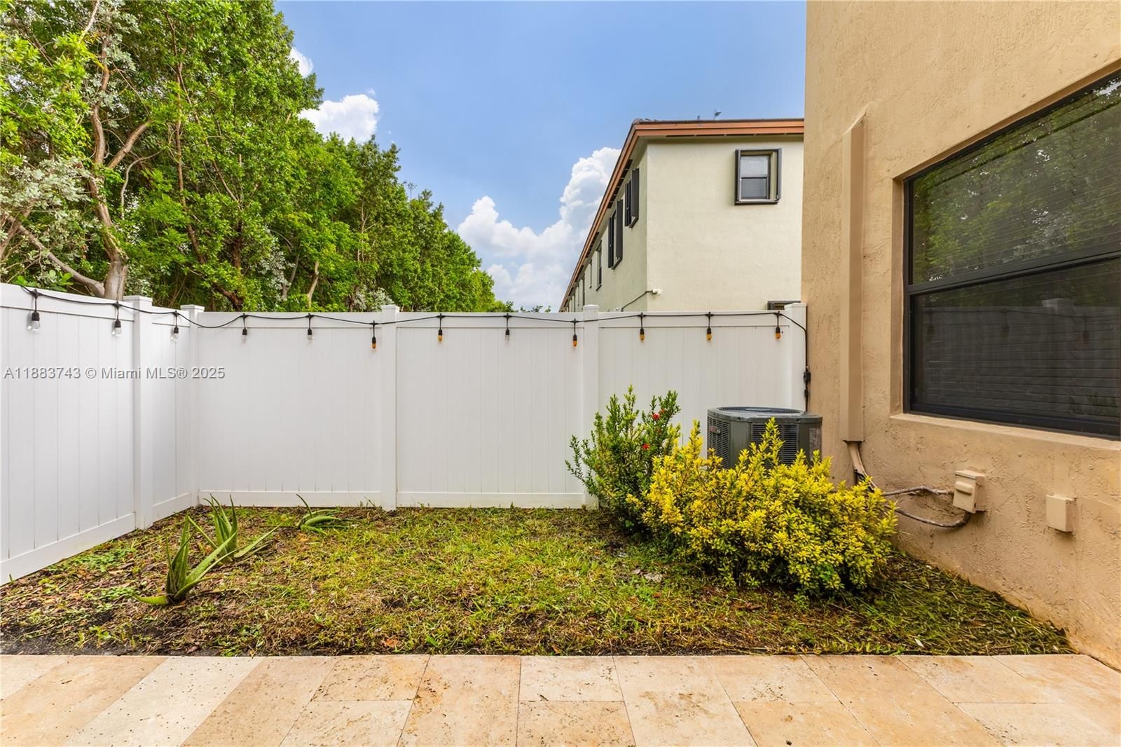 Real estate property located at 10625 32nd Ln, Miami-dade, Aquabella Section Two, Hialeah, FL