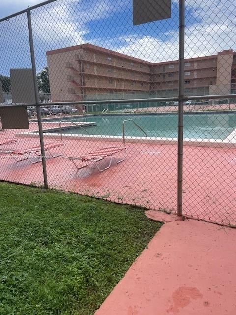 Real estate property located at 1810 56th St #3315, Miami-dade, Palm-east Gardens Condo, Hialeah, FL