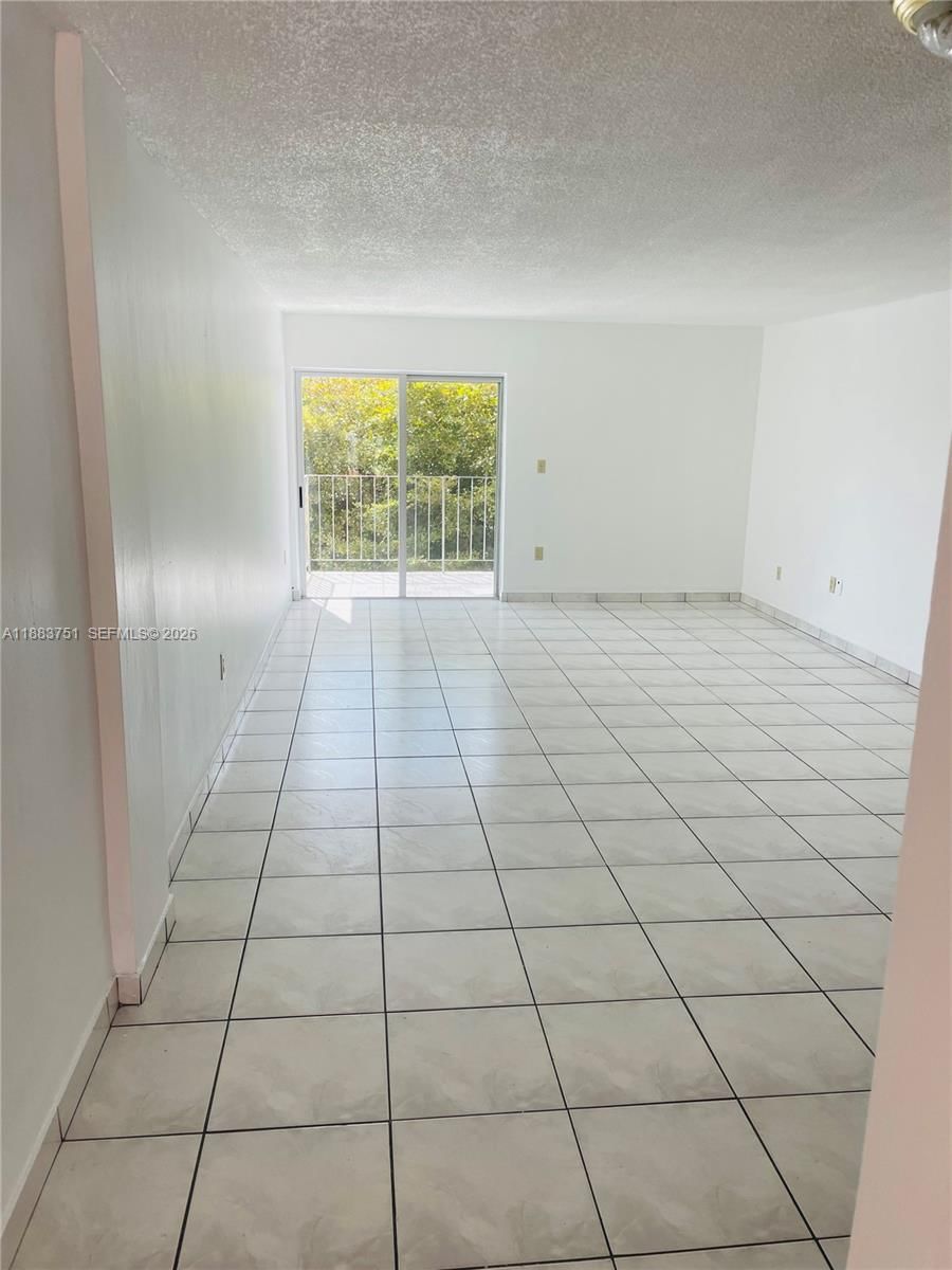 Real estate property located at 1810 56th St #3315, Miami-dade, Palm-east Gardens Condo, Hialeah, FL