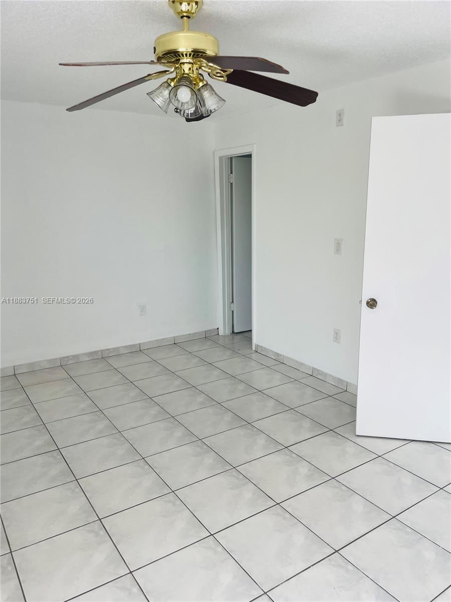 Real estate property located at 1810 56th St #3315, Miami-dade, Palm-east Gardens Condo, Hialeah, FL