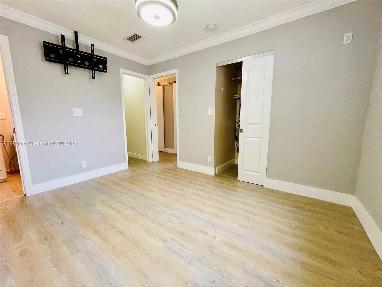 Real estate property located at 20400 40th Ct, Miami-dade, 3rd Addn To Starlight, Miami Gardens, FL