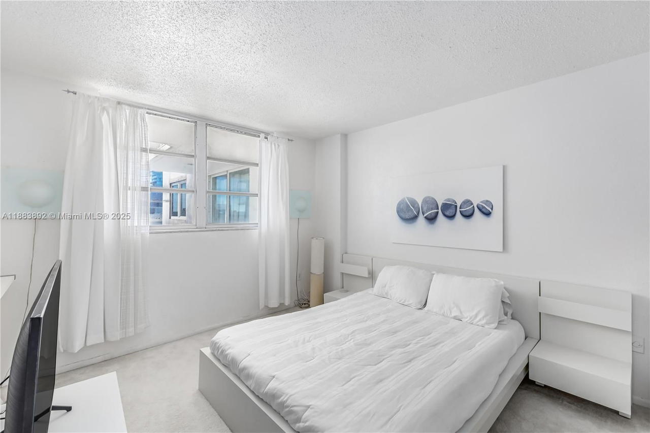 Real estate property located at 345 Ocean Dr #707, Miami-dade, Ocean Point Condo, Miami Beach, FL